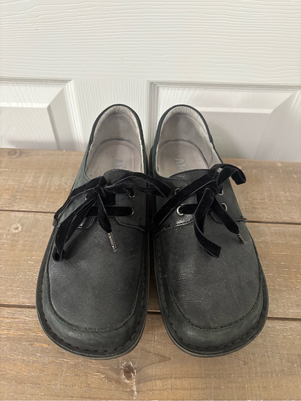 Alegria Men's Black Slip-On Lace Shoes